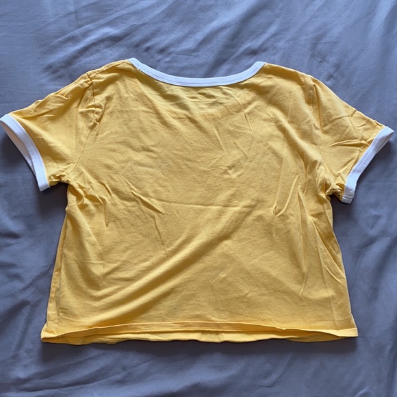 *GIFT* Hollister Cropped T-Shirt - Picture 2 of 5